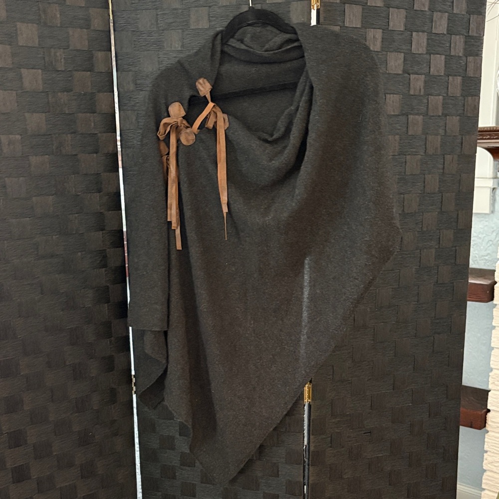 27 Miles Malibu Dark Gray Poncho with Brown Accents